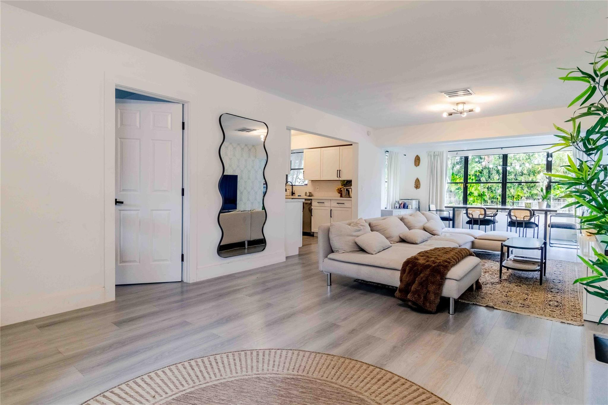 SUNSWEPT ISLE 1ST ADDN - Residential