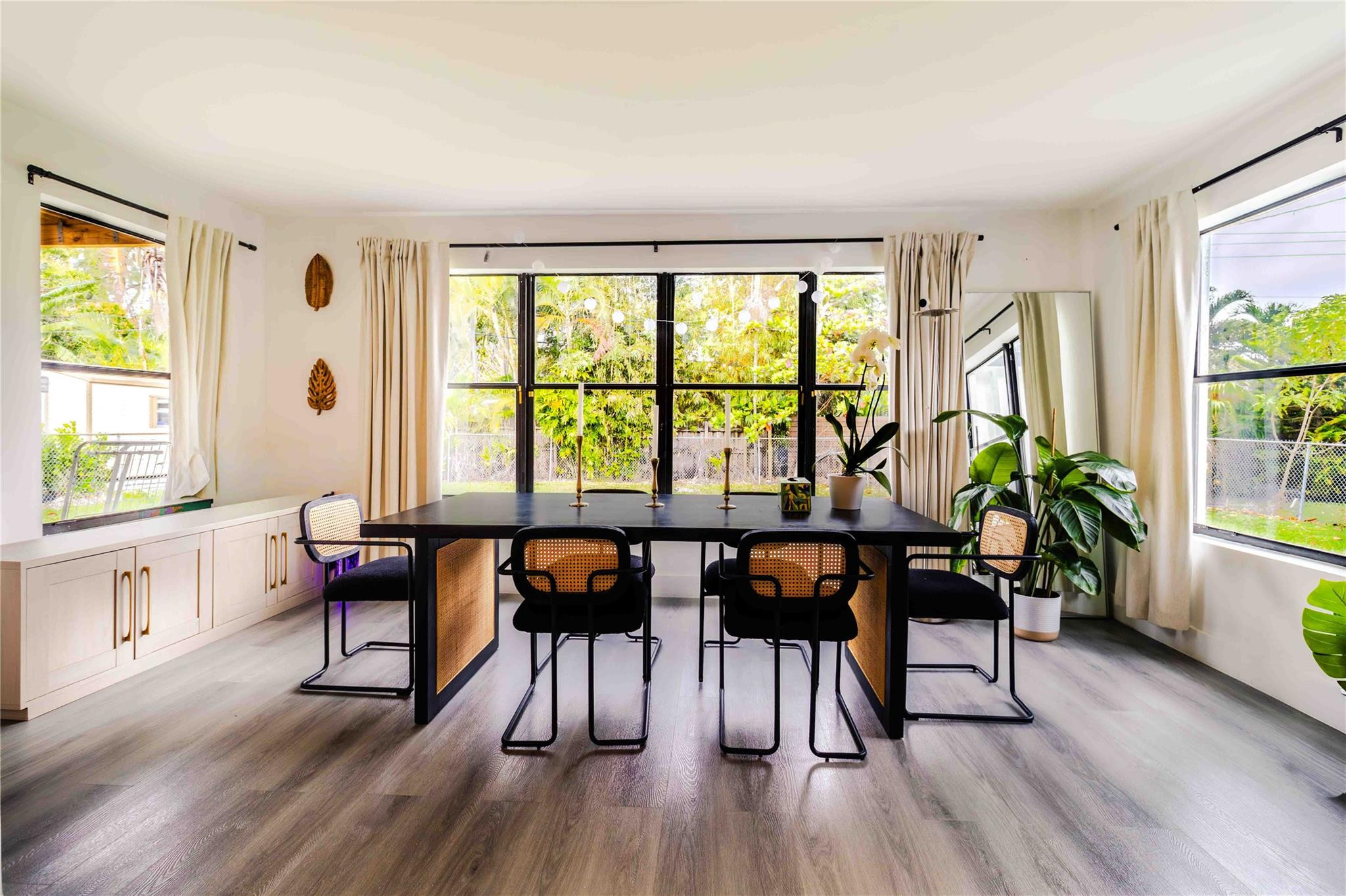 SUNSWEPT ISLE 1ST ADDN - Residential