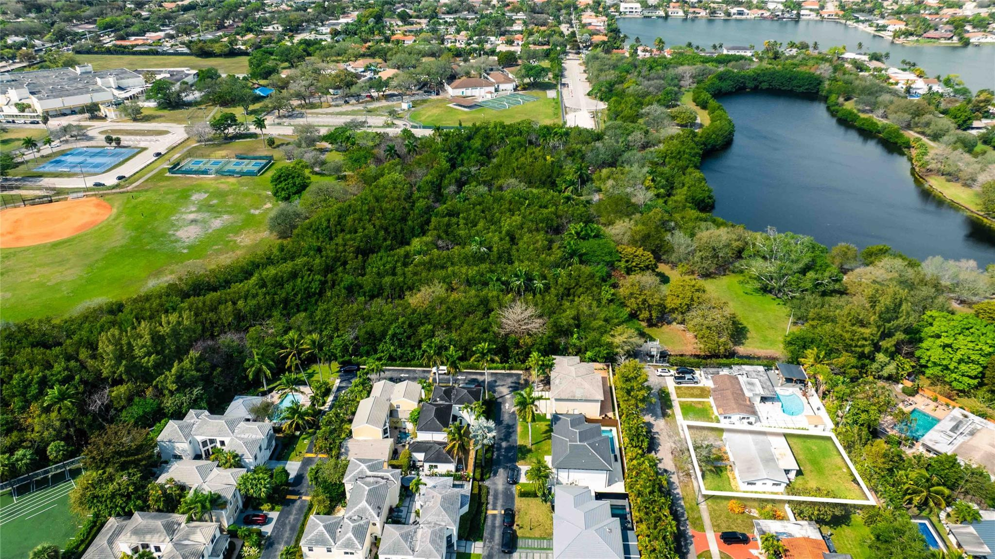 SUNSWEPT ISLE 1ST ADDN - Residential