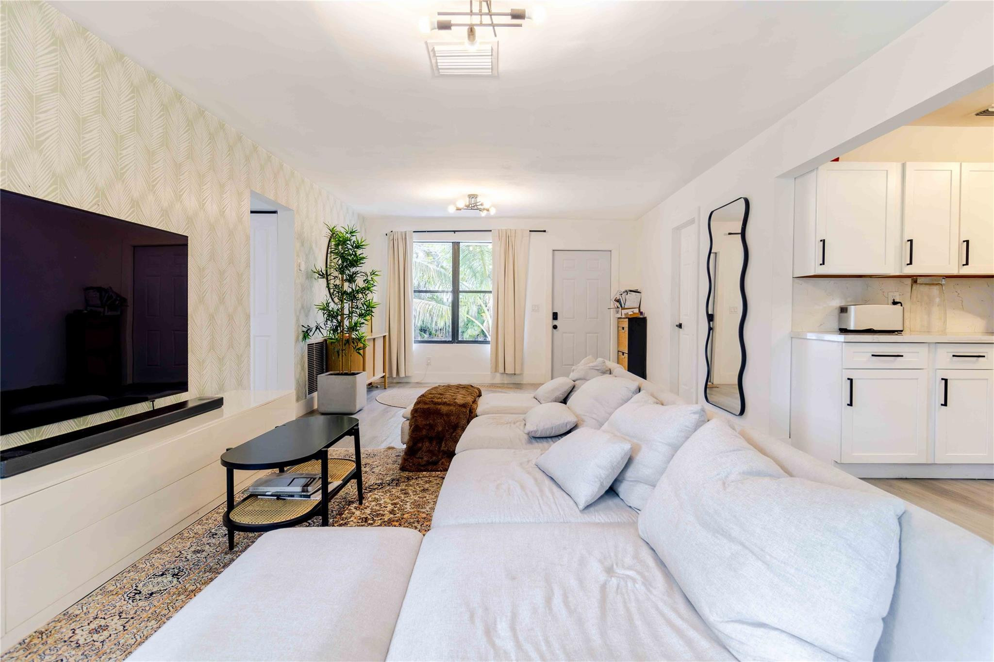 SUNSWEPT ISLE 1ST ADDN - Residential