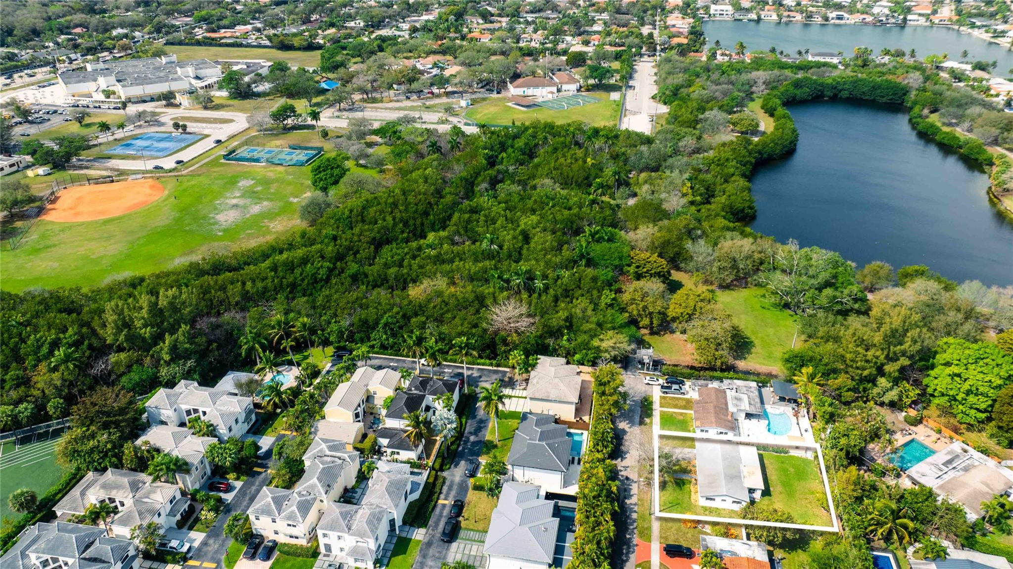 SUNSWEPT ISLE 1ST ADDN - Residential