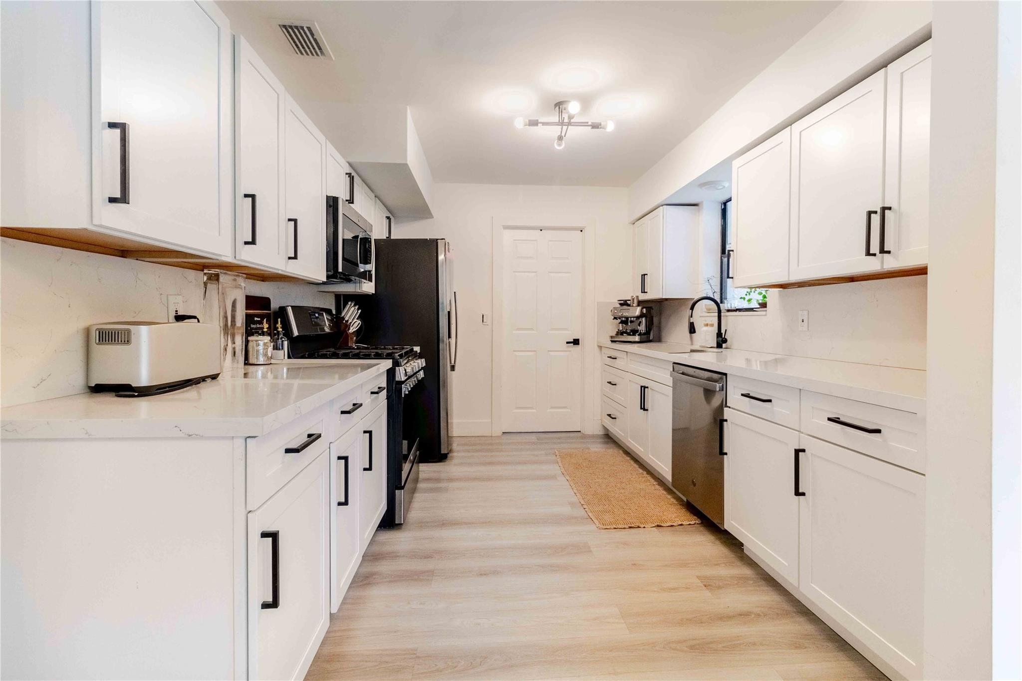 SUNSWEPT ISLE 1ST ADDN - Residential