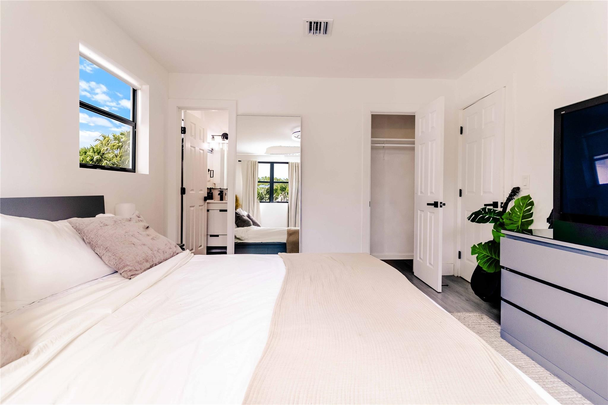 SUNSWEPT ISLE 1ST ADDN - Residential