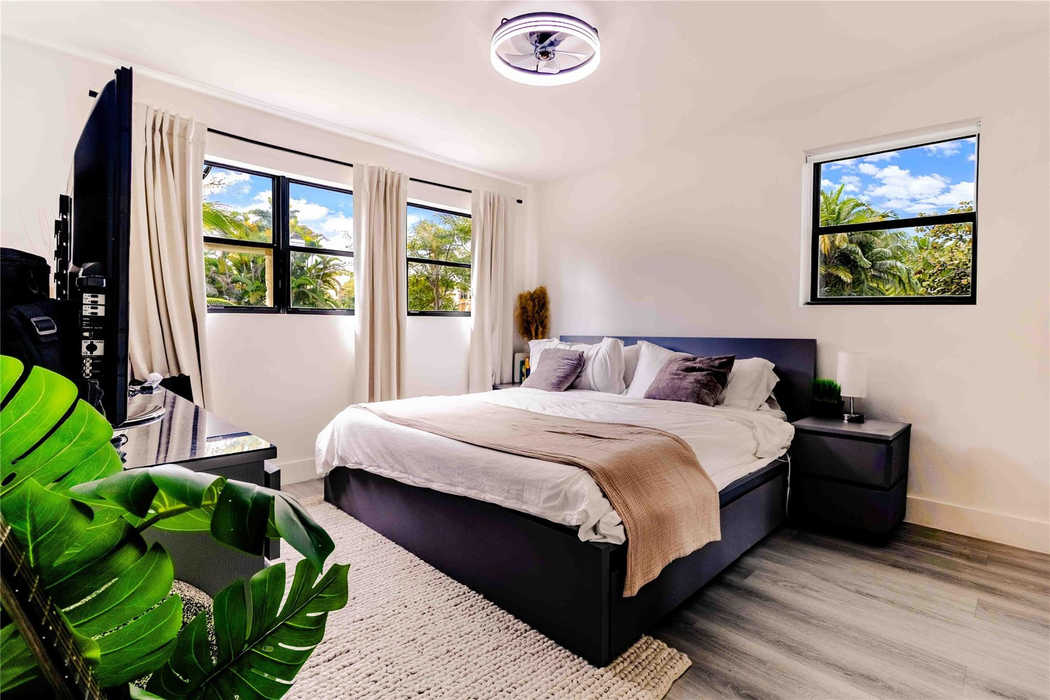 SUNSWEPT ISLE 1ST ADDN - Residential