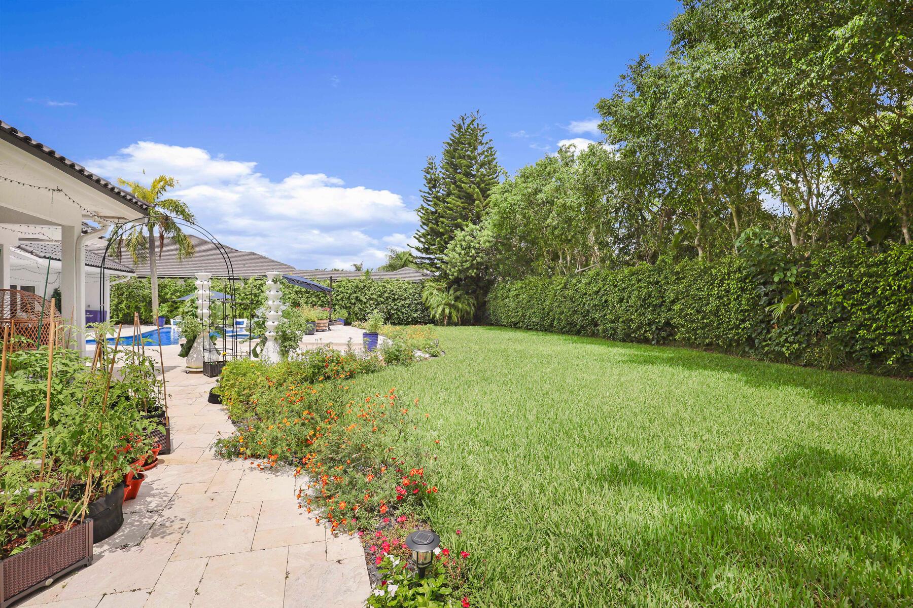 BOCA GROVE - Residential