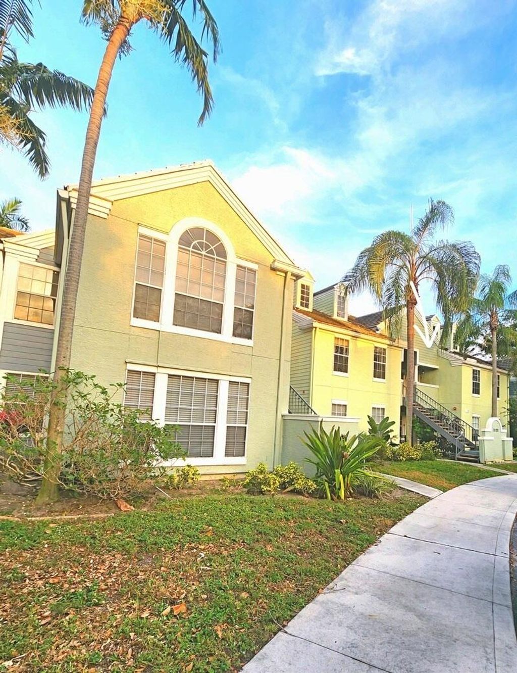 Photo of 1020 Crystal Way #F, Delray Beach, FL 33444 (MLS # R10954322)