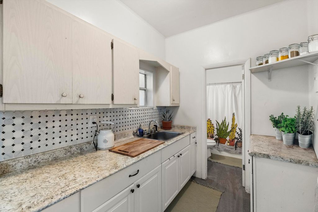 Photo of 823 SE 18th Street, Fort Lauderdale, FL 33316 (MLS # R11136446)