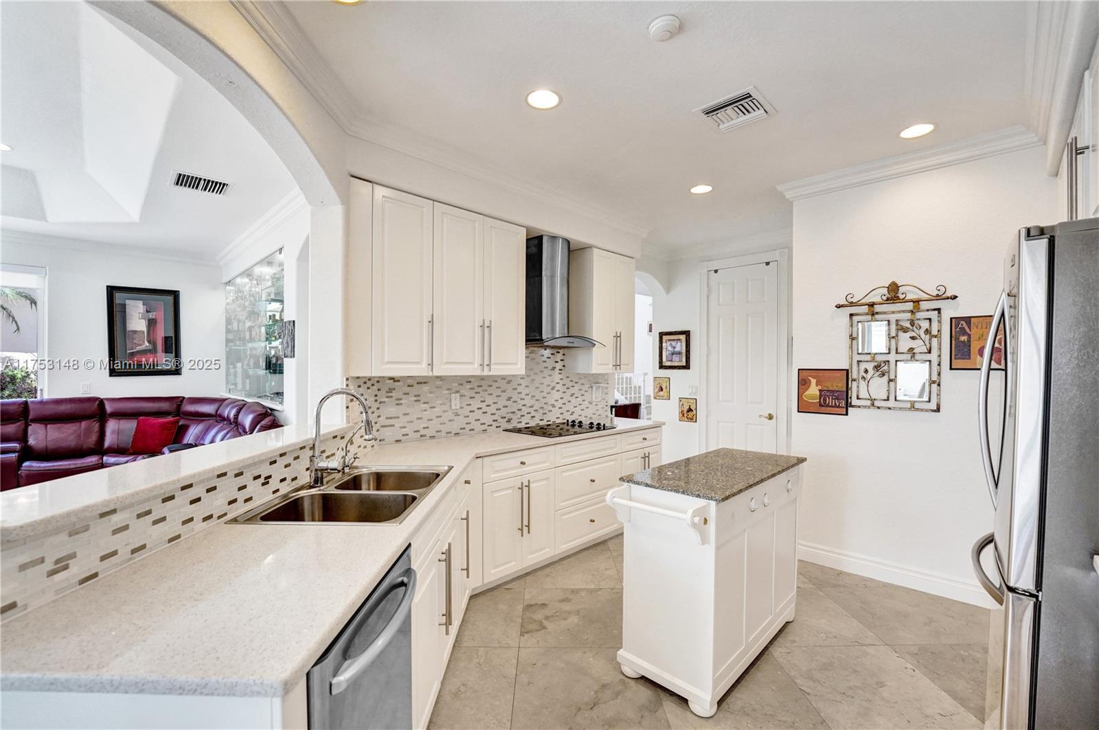 HARBOR ISLAND - Residential Lease