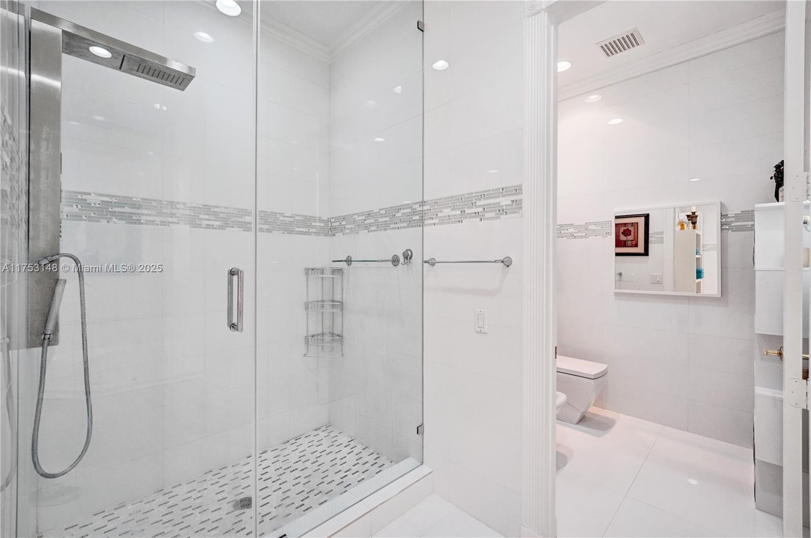 HARBOR ISLAND - Residential Lease