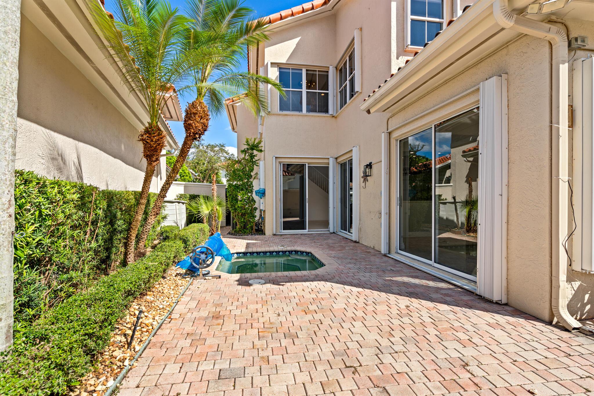 HARBOR ISLAND - Residential Lease