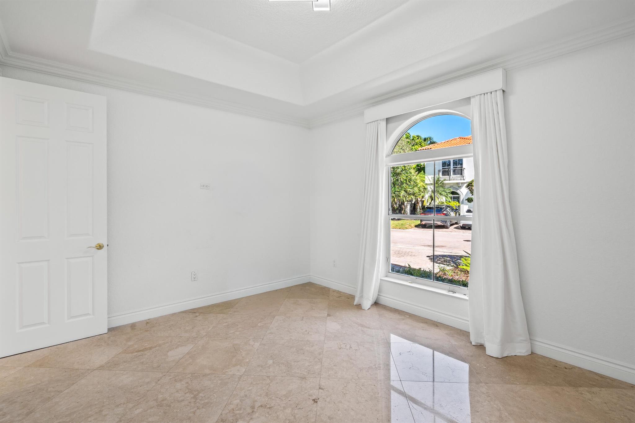 HARBOR ISLAND - Residential Lease