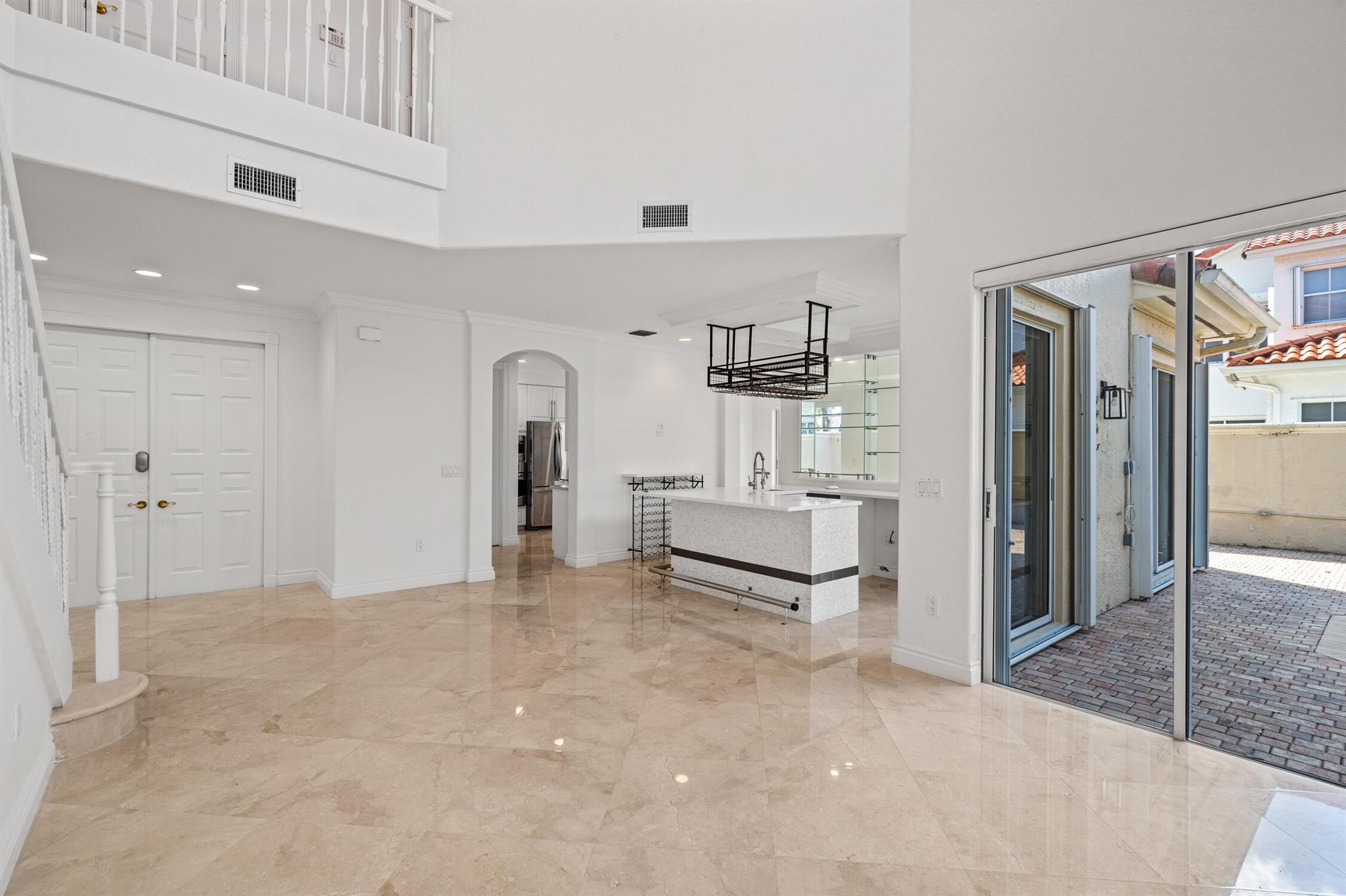 HARBOR ISLAND - Residential Lease