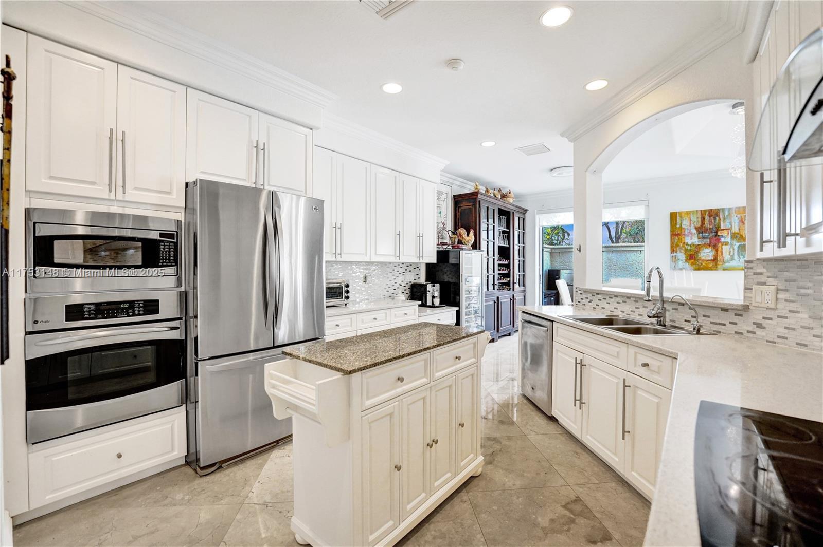 HARBOR ISLAND - Residential Lease