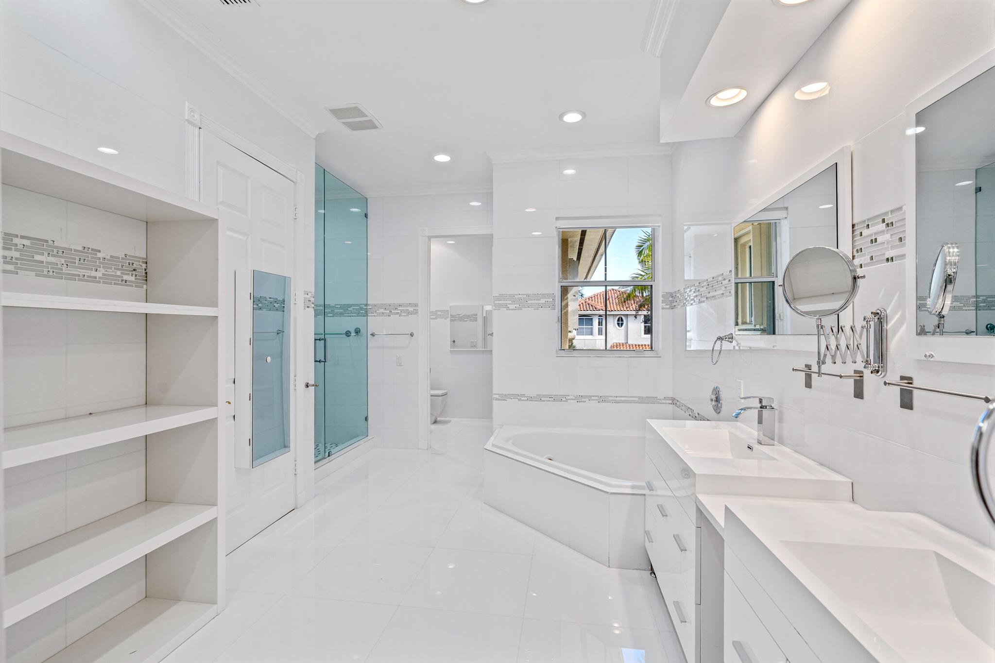 HARBOR ISLAND - Residential Lease