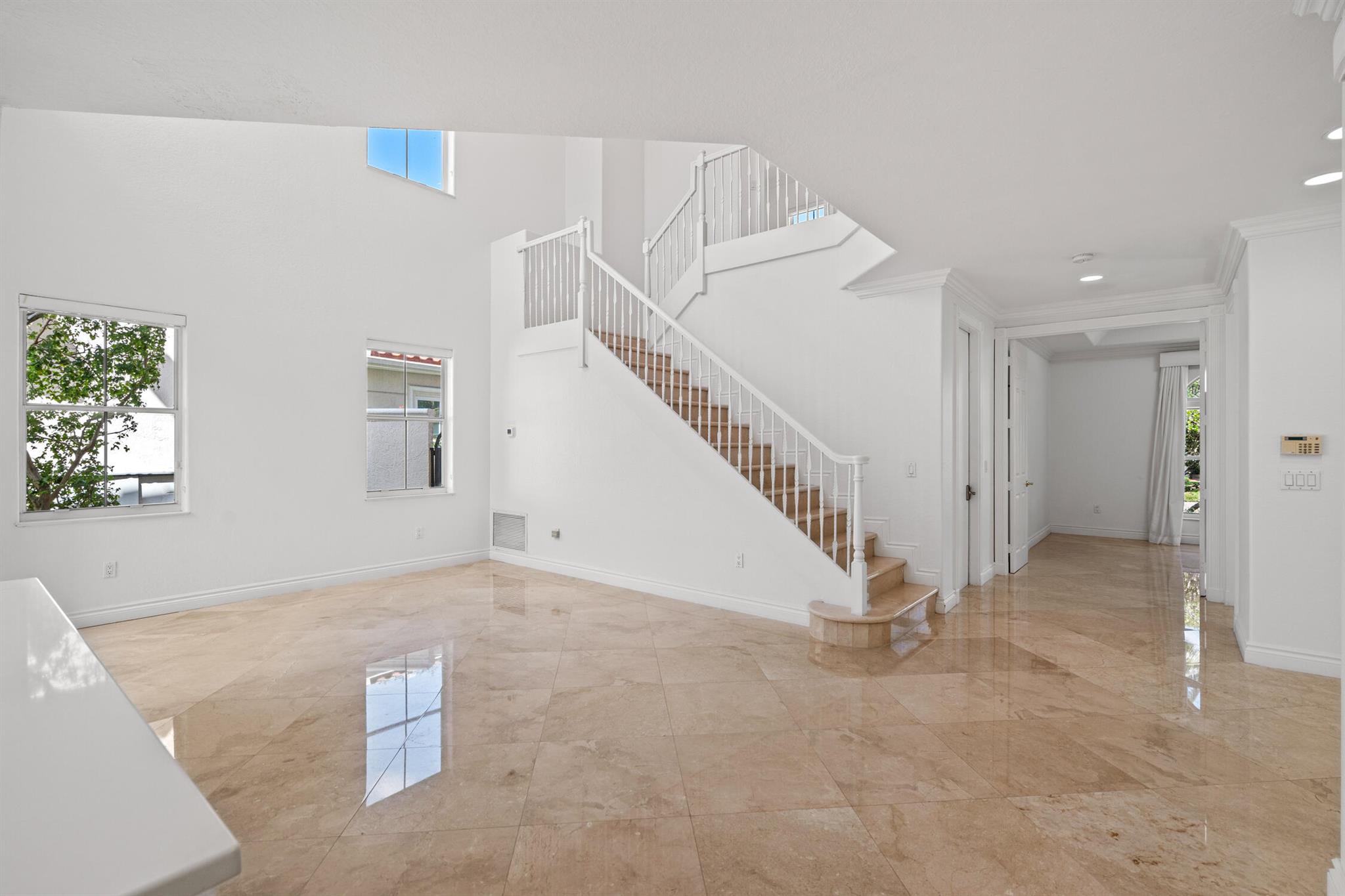 HARBOR ISLAND - Residential Lease