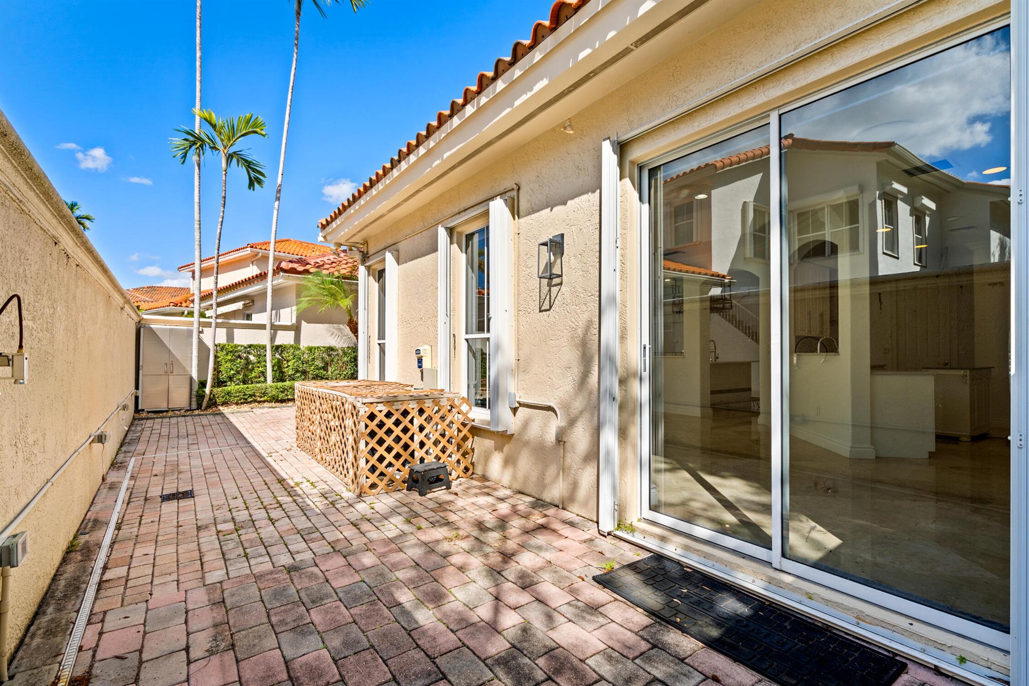 HARBOR ISLAND - Residential Lease