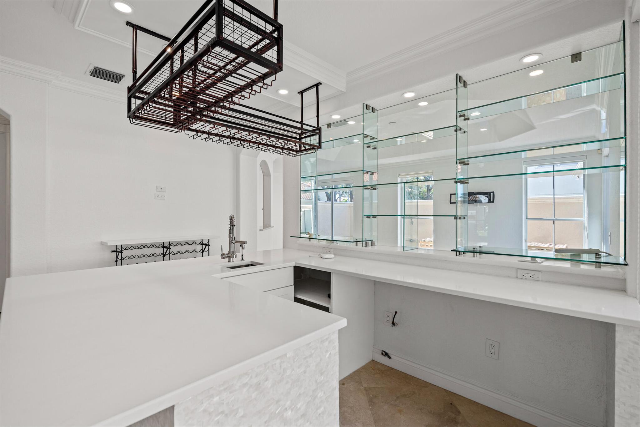 HARBOR ISLAND - Residential Lease