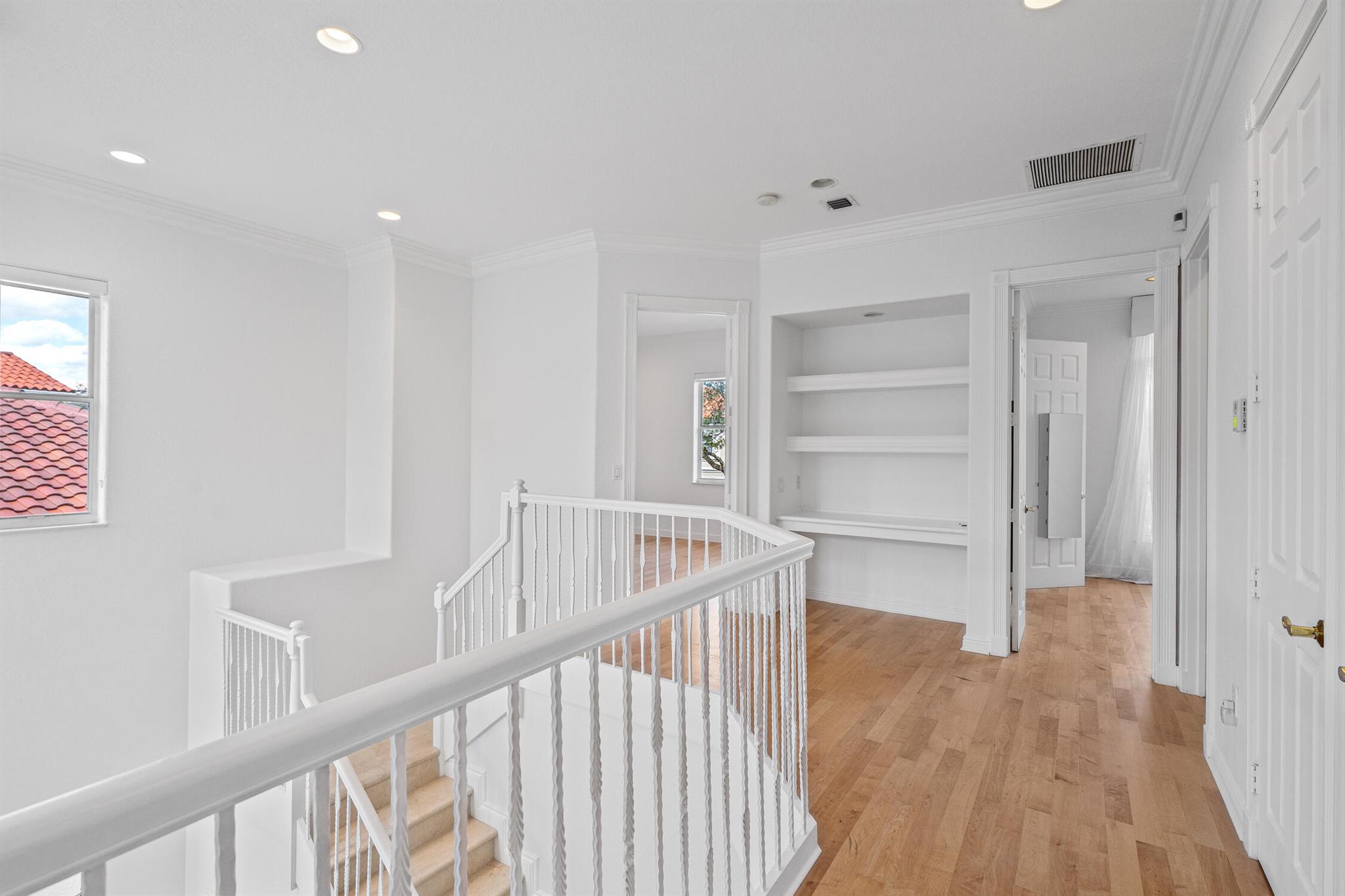 HARBOR ISLAND - Residential Lease