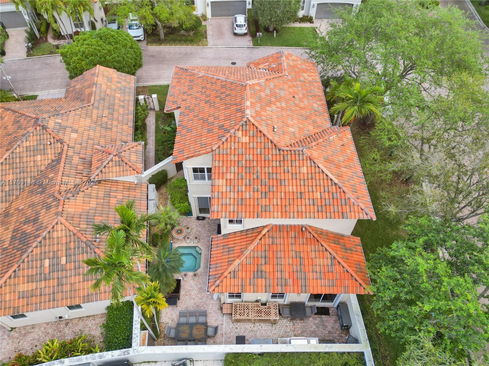 HARBOR ISLAND - Residential Lease