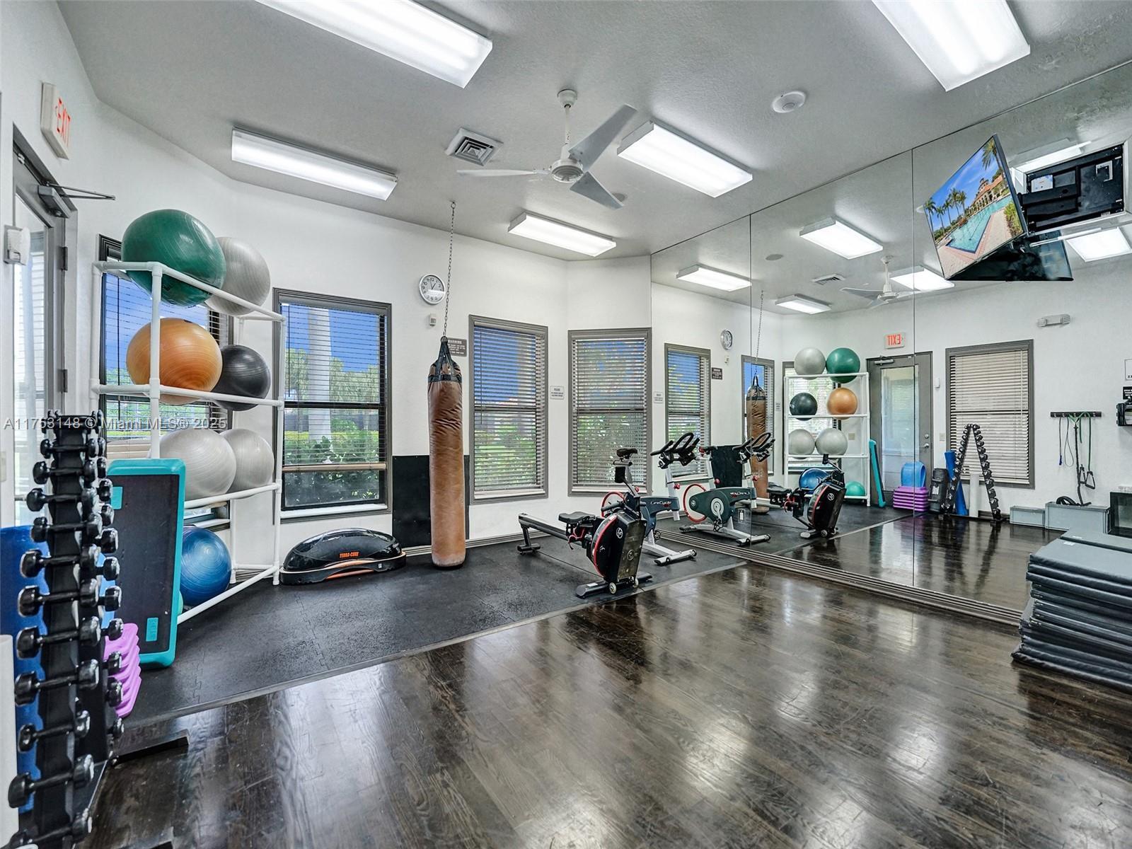 HARBOR ISLAND - Residential Lease
