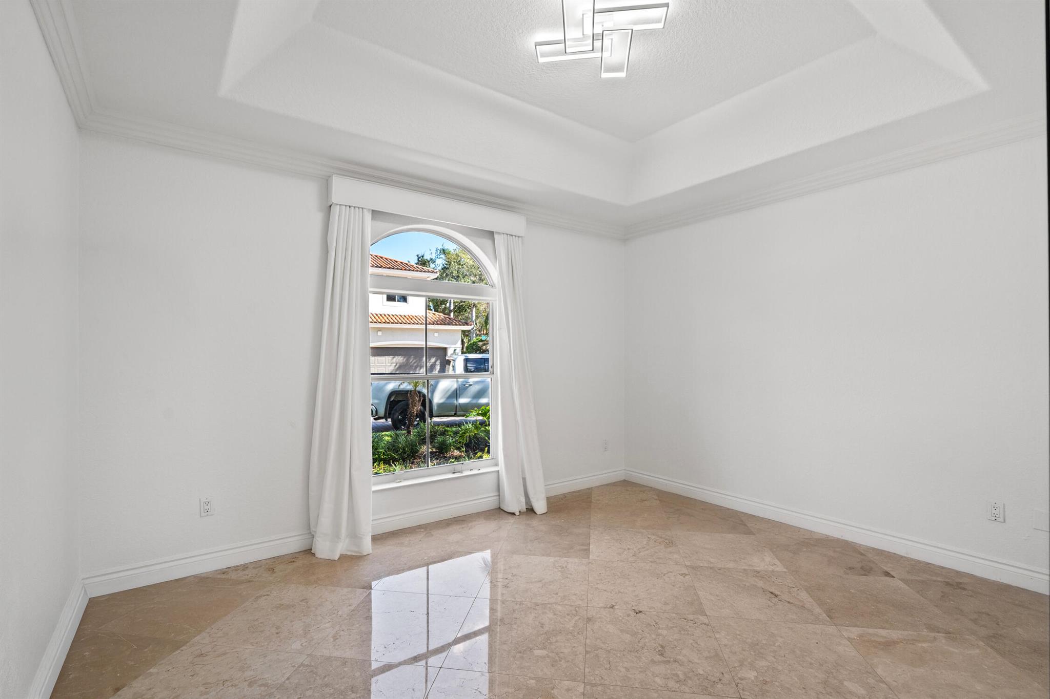 HARBOR ISLAND - Residential Lease