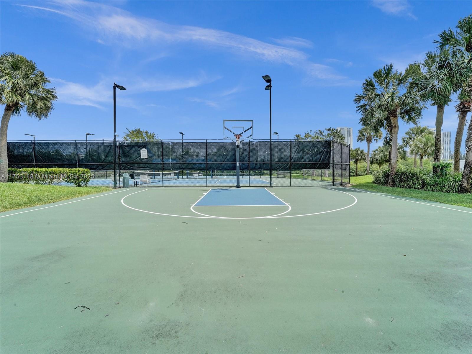 HARBOR ISLAND - Residential Lease