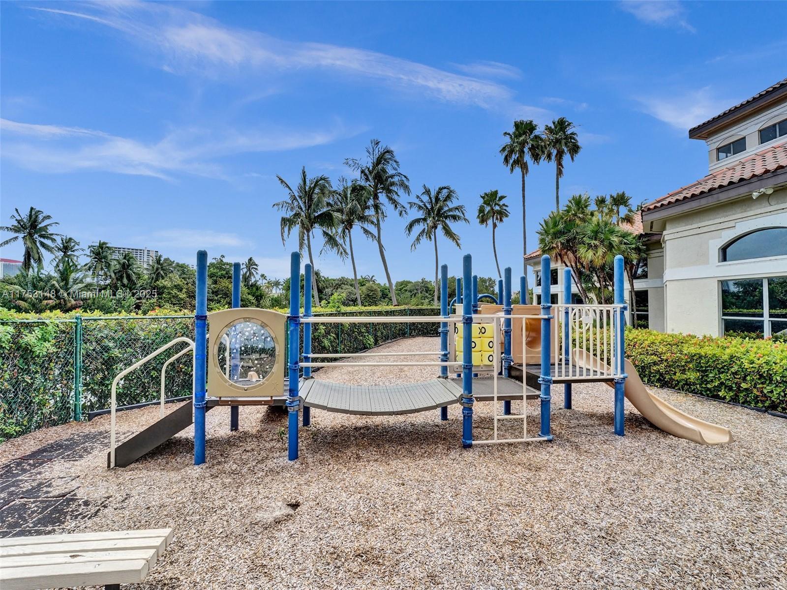 HARBOR ISLAND - Residential Lease