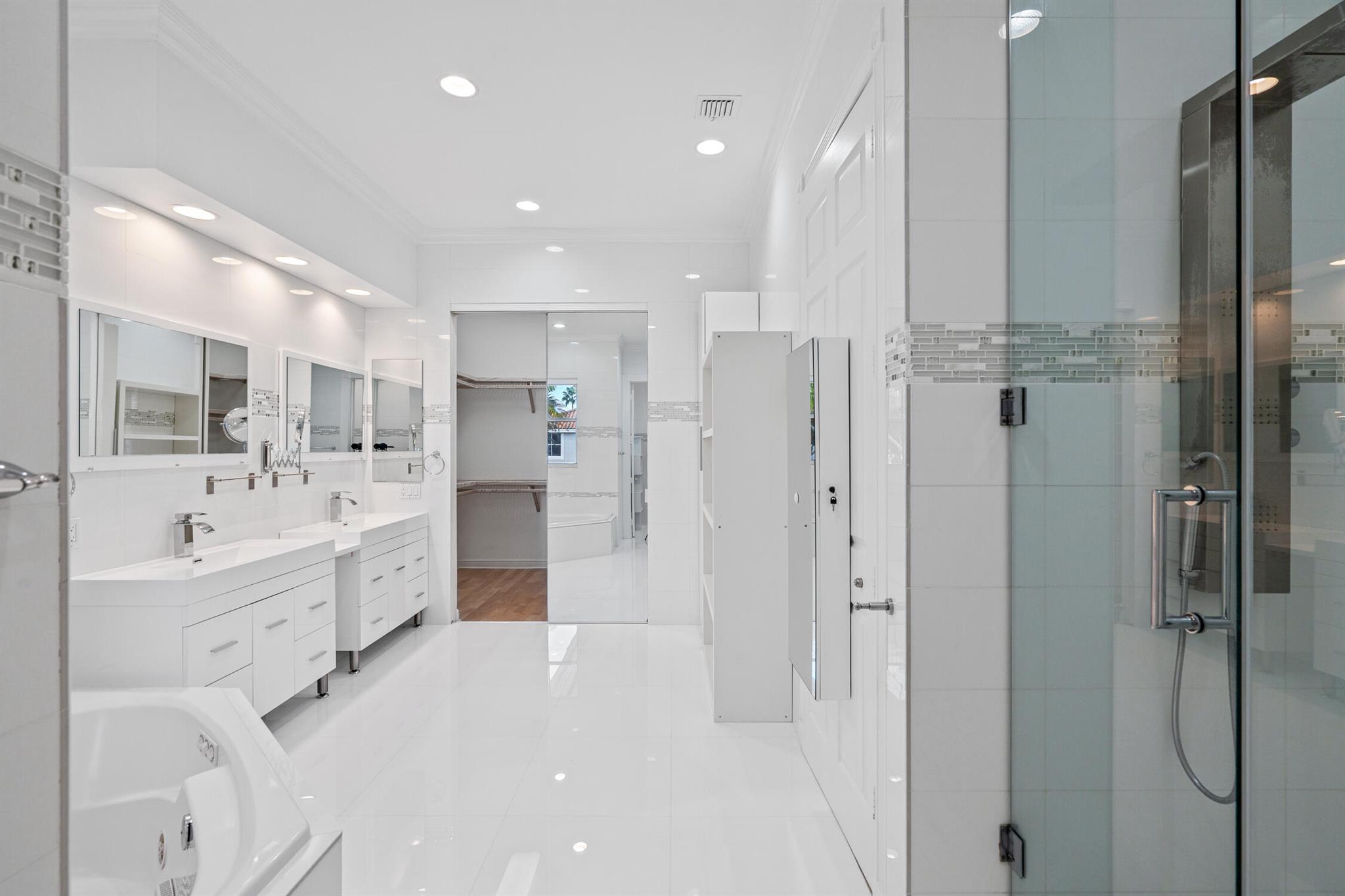 HARBOR ISLAND - Residential Lease