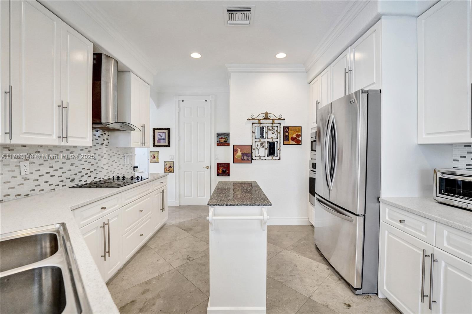 HARBOR ISLAND - Residential Lease