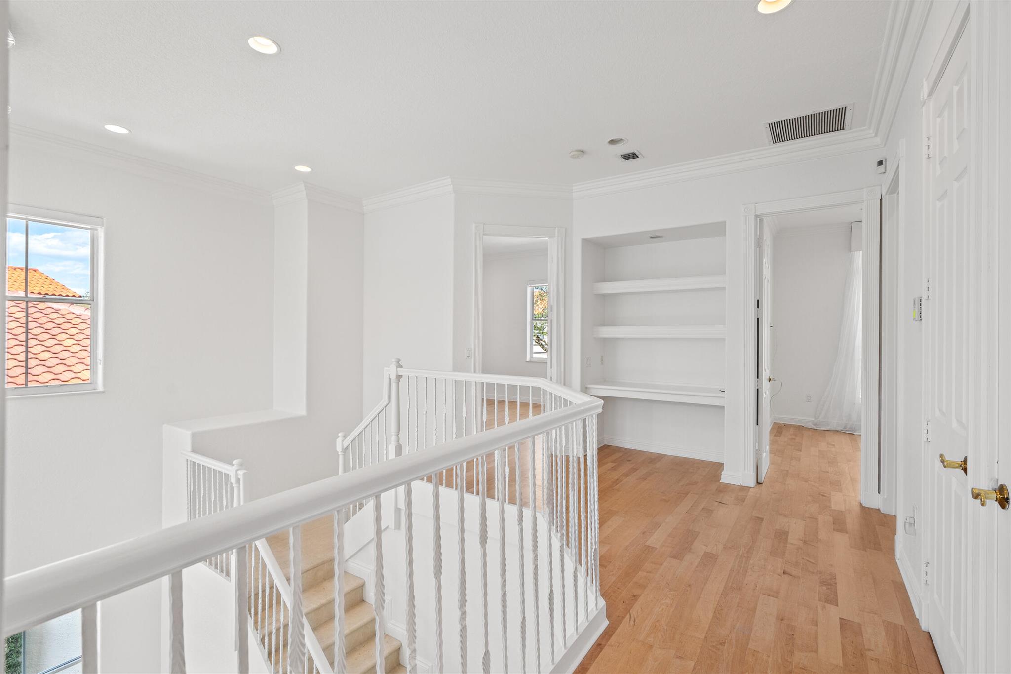 HARBOR ISLAND - Residential Lease