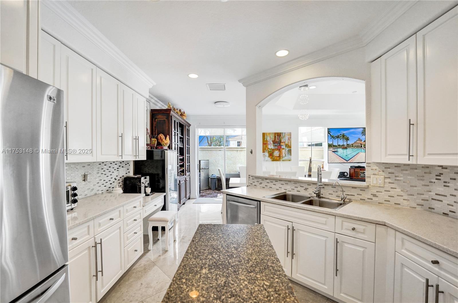 HARBOR ISLAND - Residential Lease