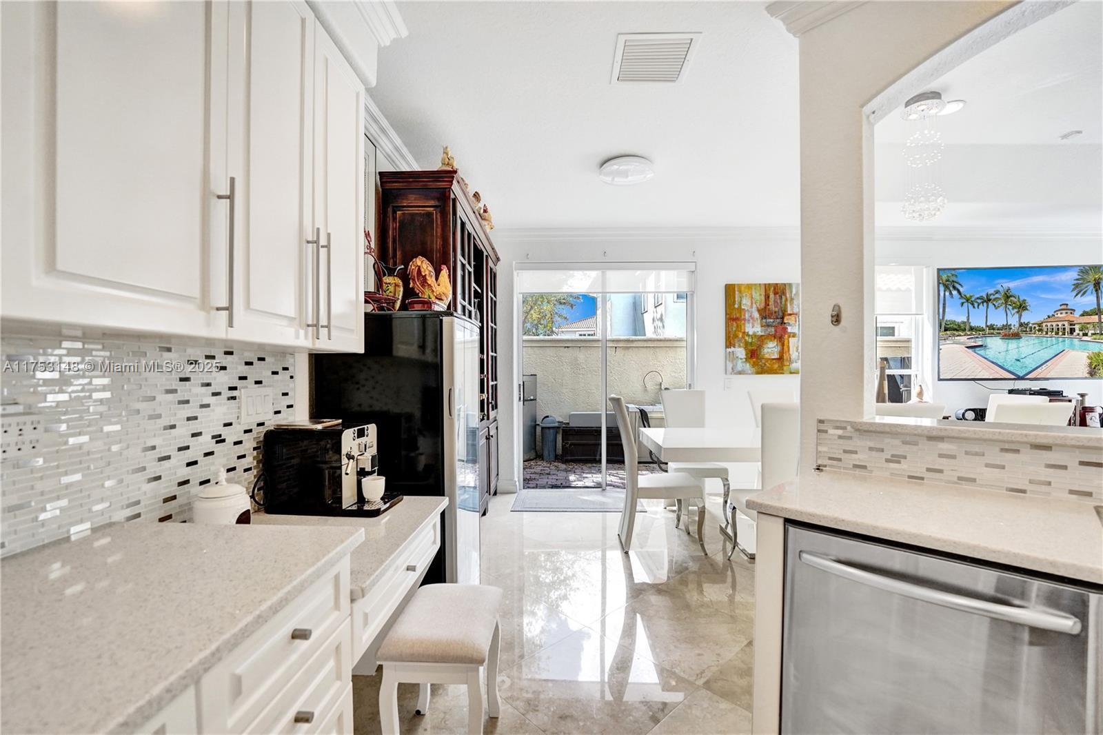 HARBOR ISLAND - Residential Lease