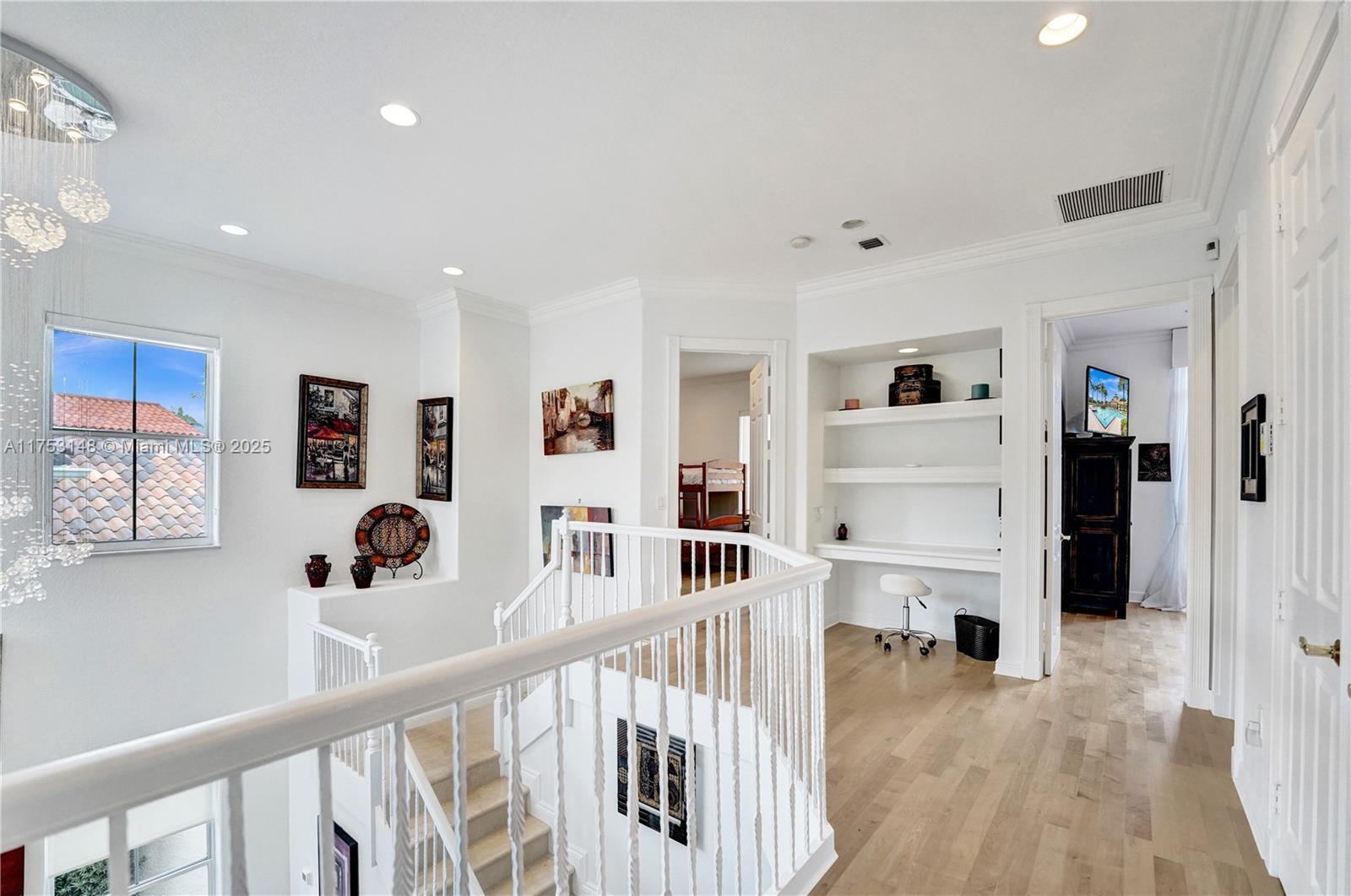 HARBOR ISLAND - Residential Lease