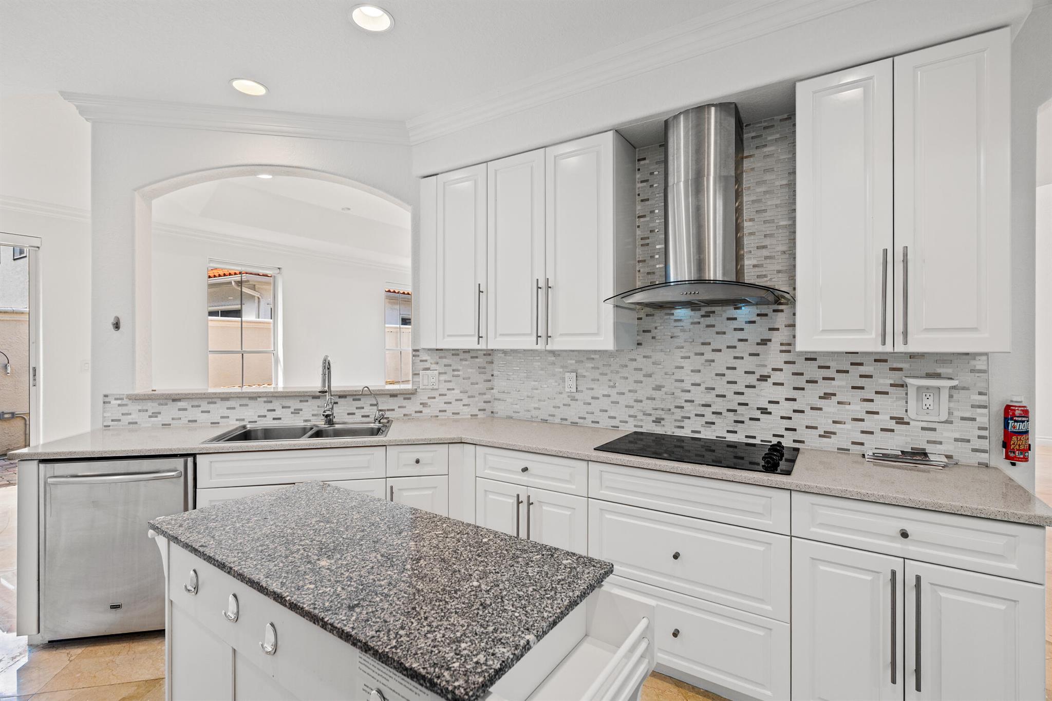 HARBOR ISLAND - Residential Lease