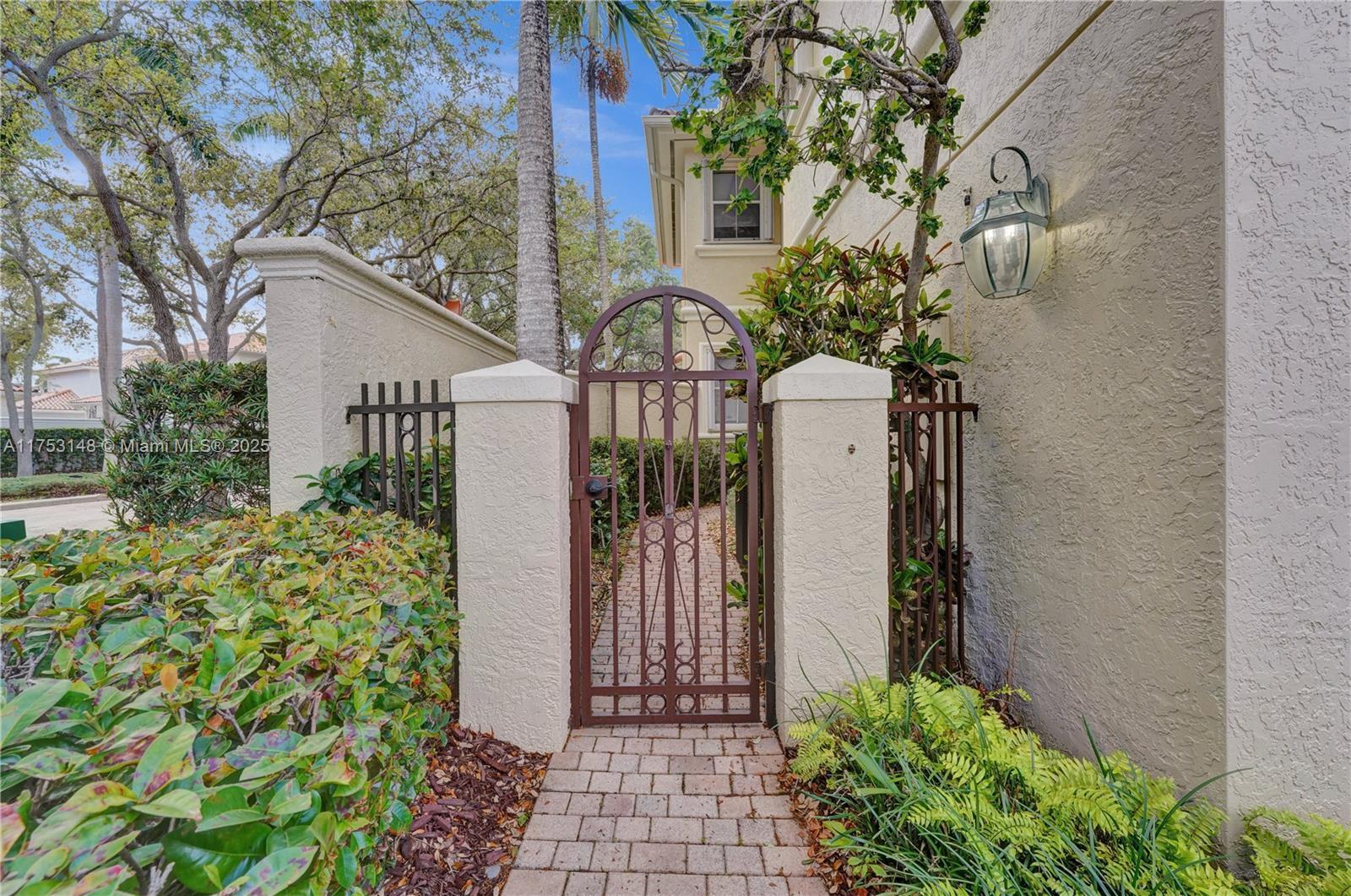 HARBOR ISLAND - Residential Lease