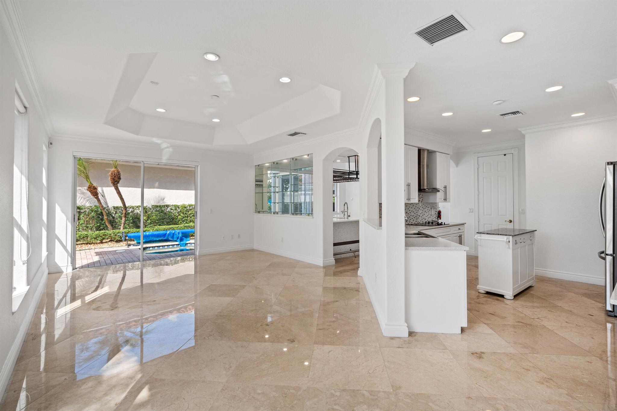 HARBOR ISLAND - Residential Lease