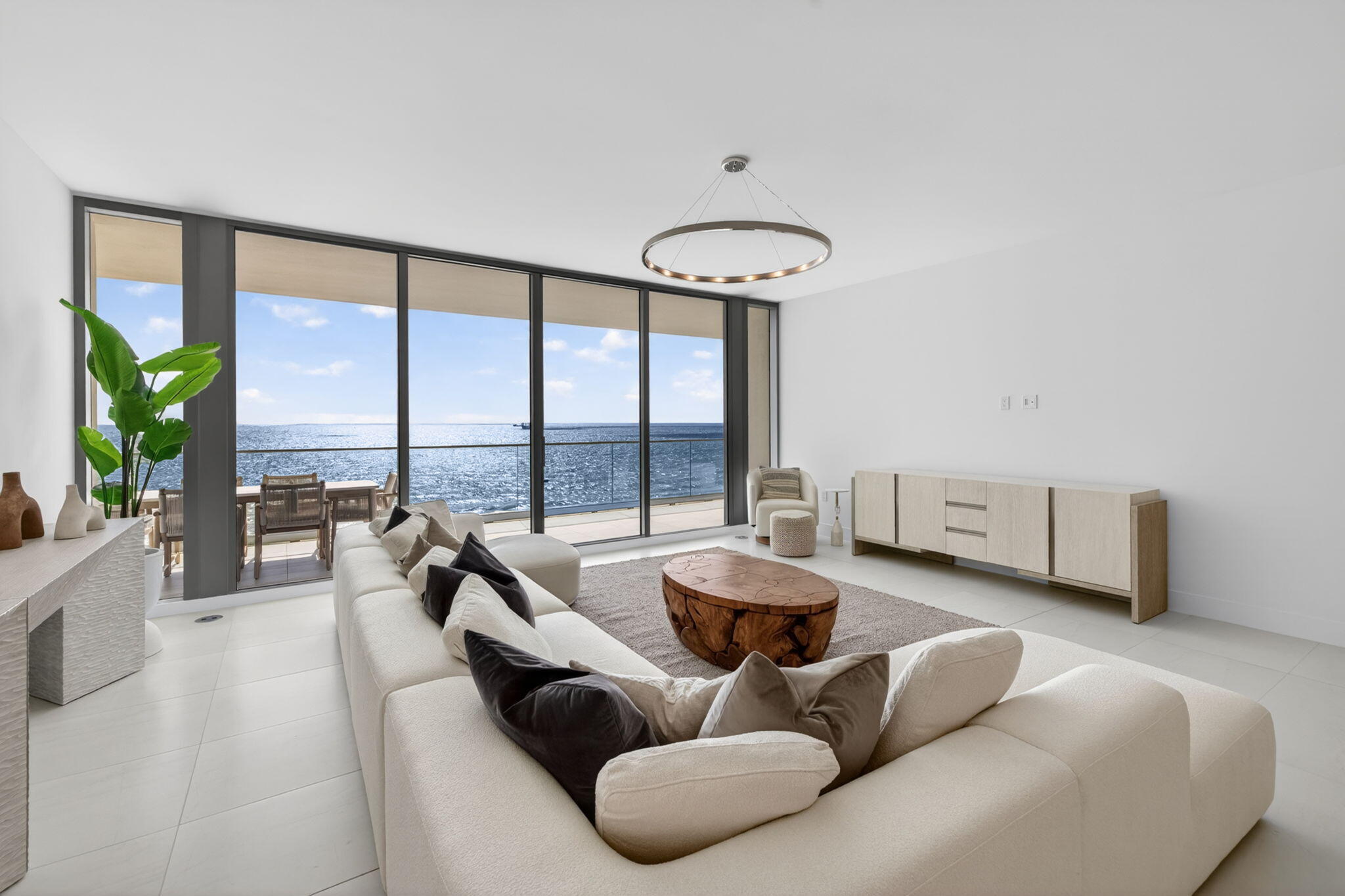 153 N Seabreeze Boulevard 901-s