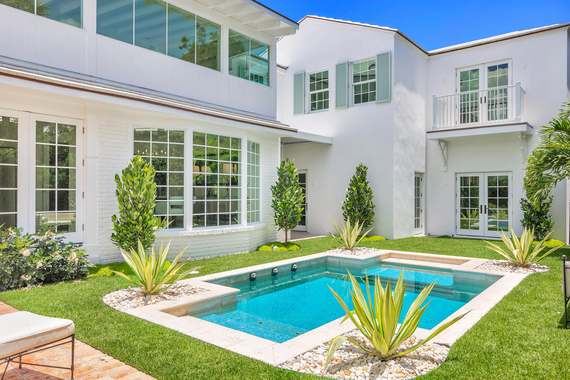 REVERIE - Residential