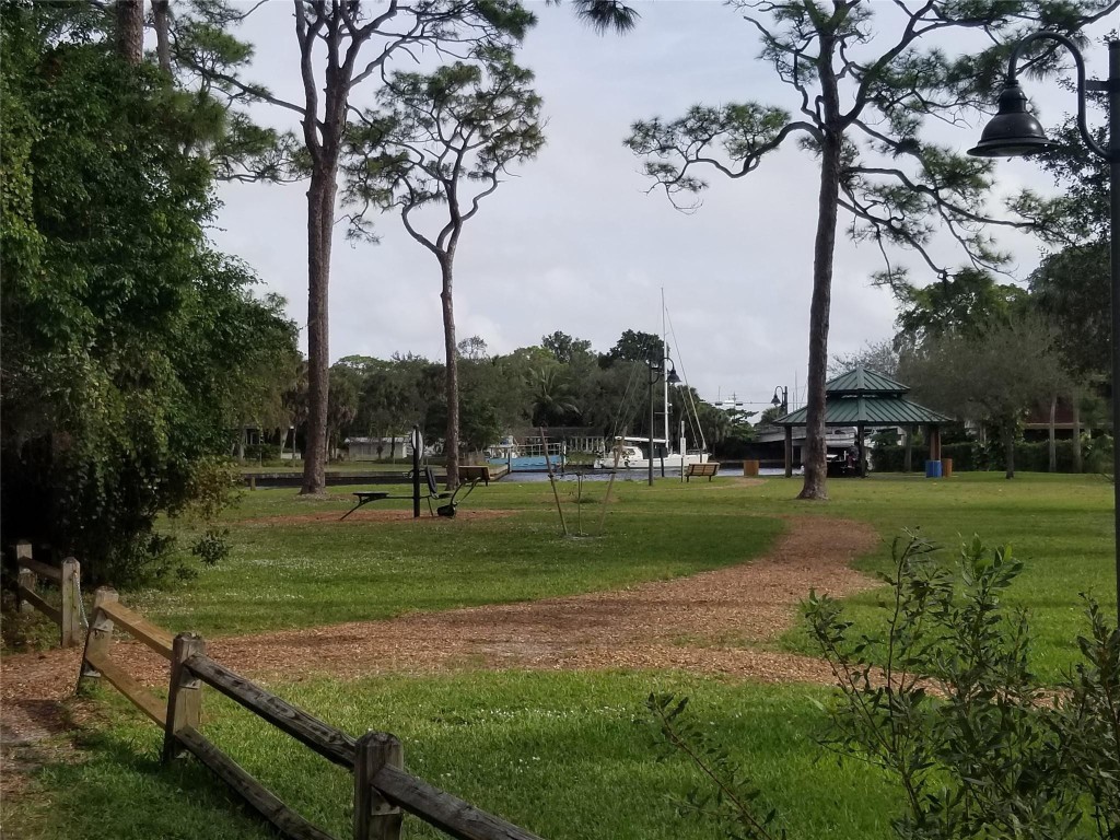 1005 SW 15th Avenue 4