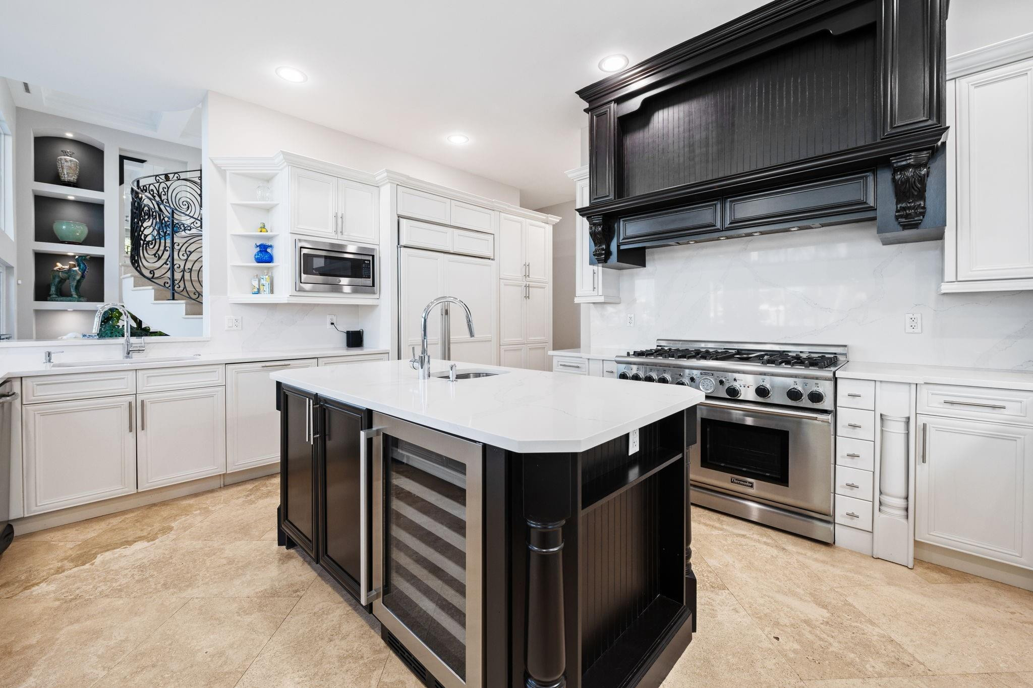 Bay Colony - Residential