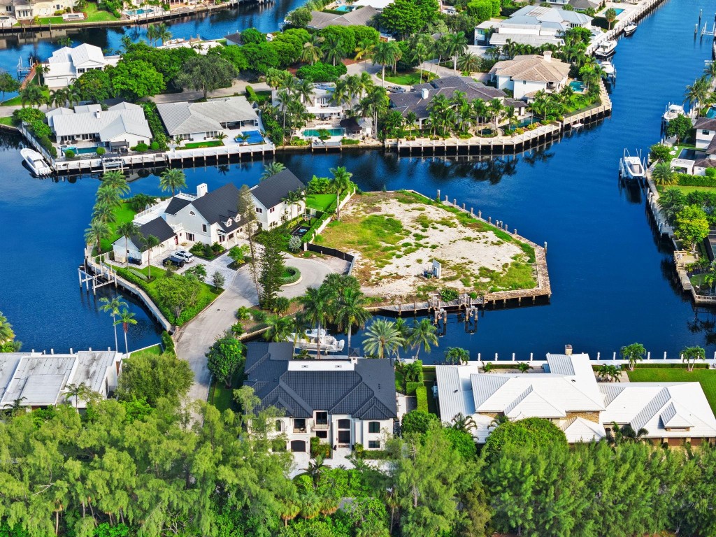 Bay Colony - Residential