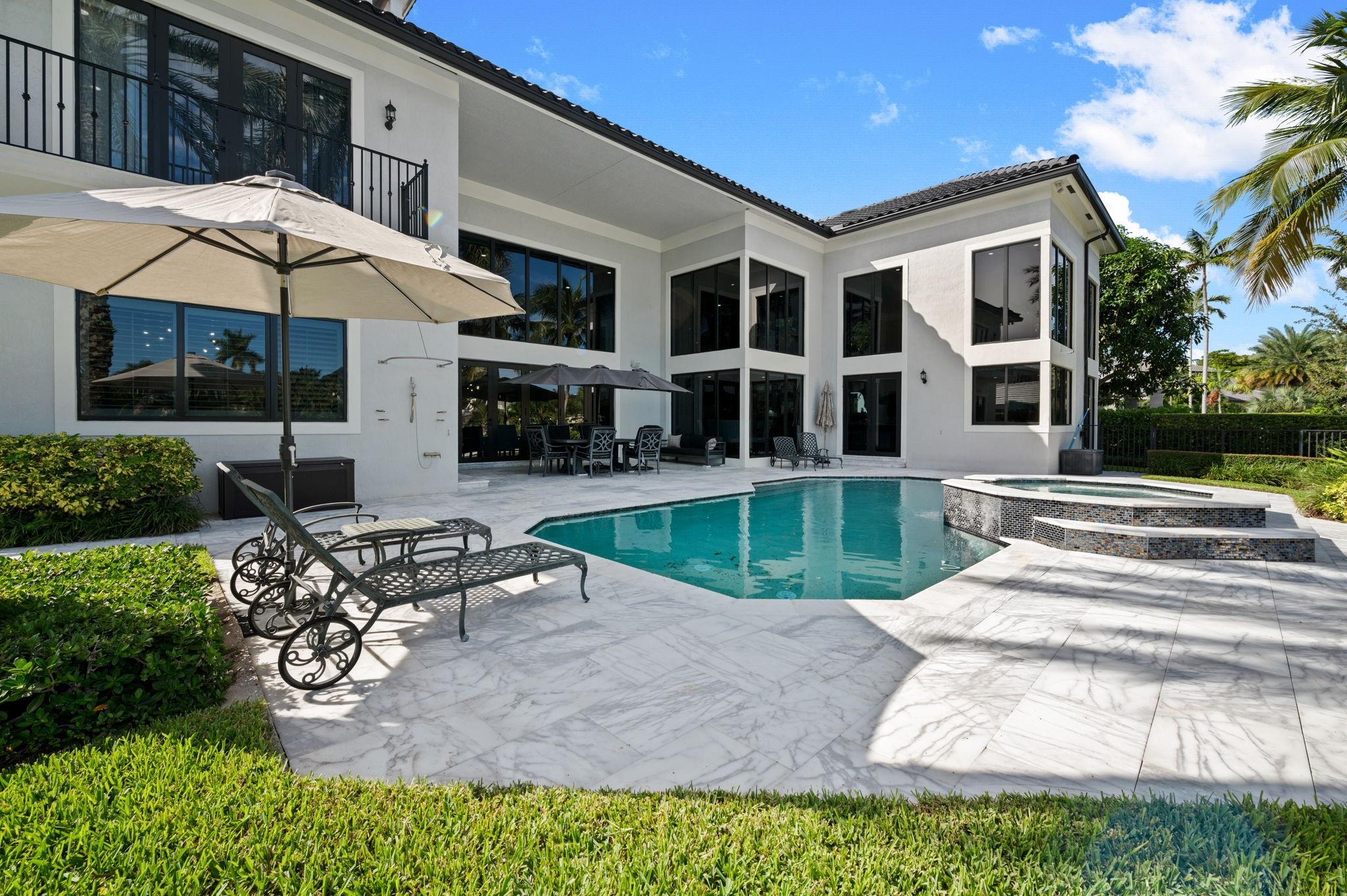 Bay Colony - Residential