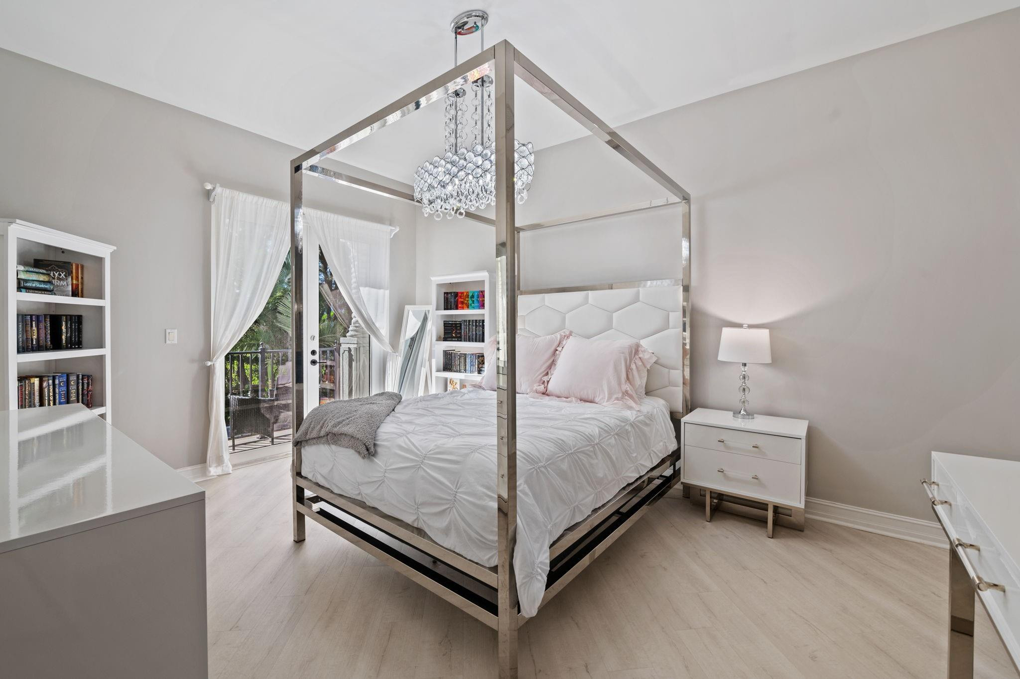 Bay Colony - Residential