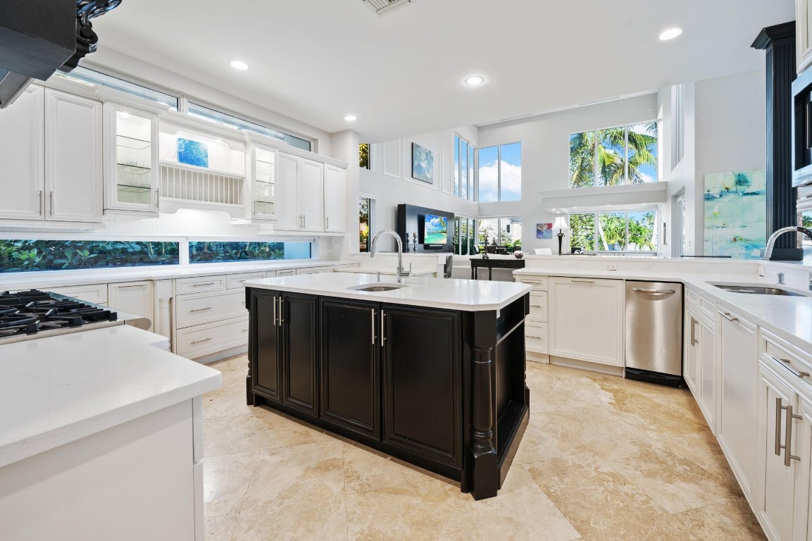 Bay Colony - Residential