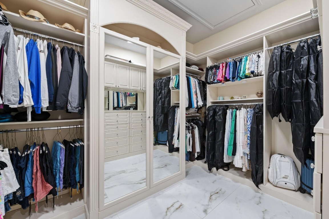 Bay Colony - Residential