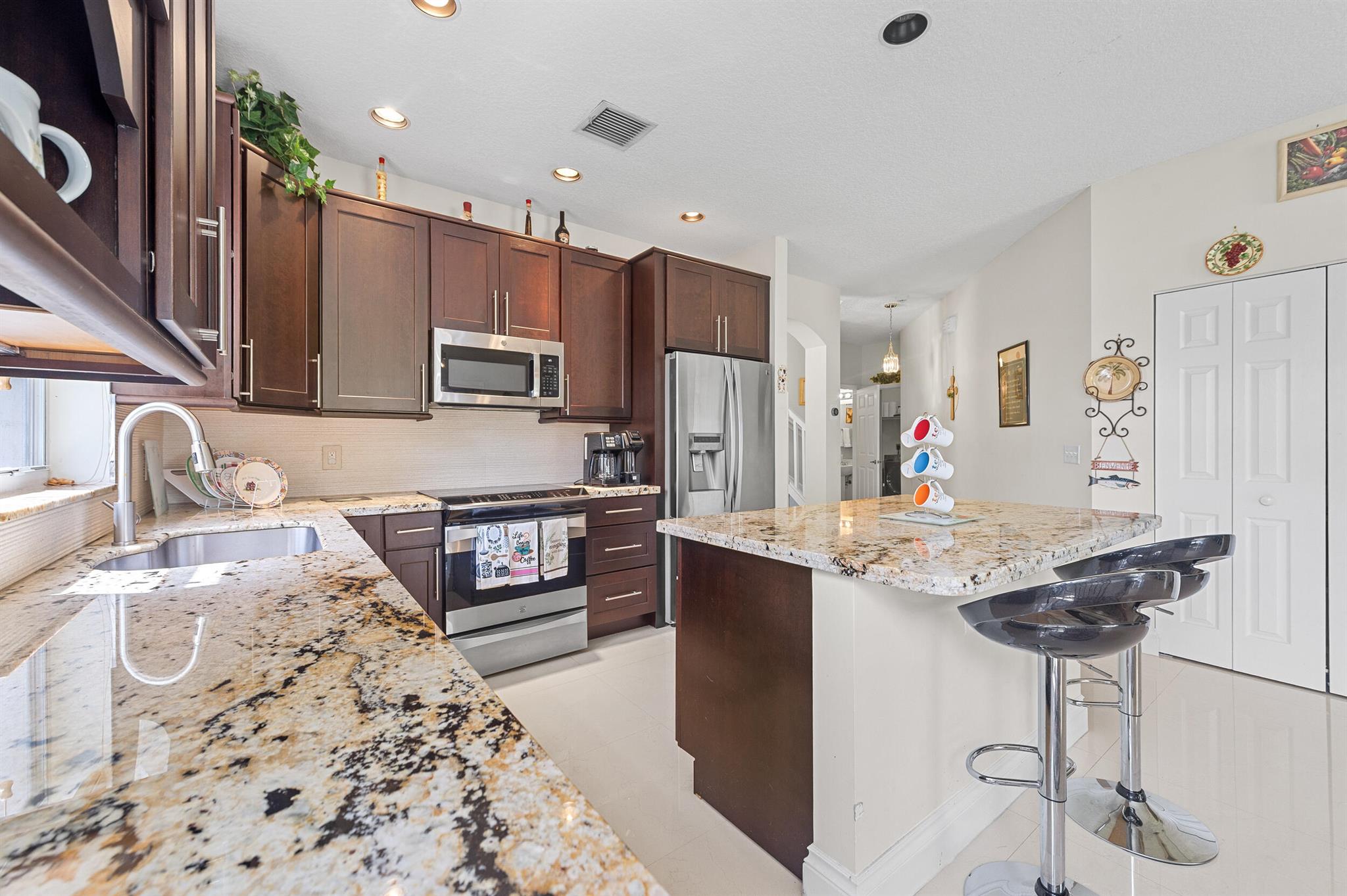 MIZNER POINTE OF BOCA VIA - Residential