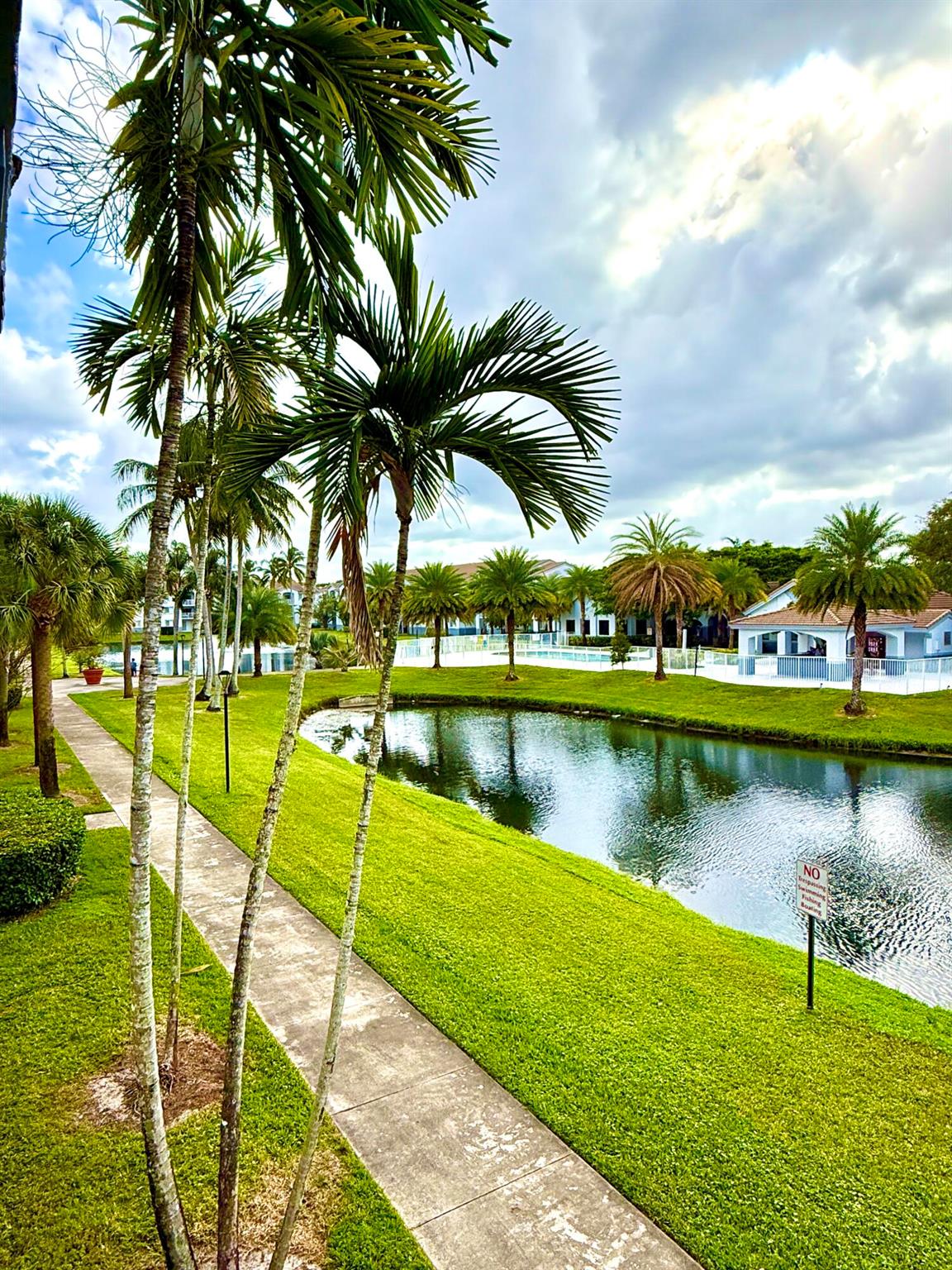 ROYAL GRAND CONDO - Residential Lease