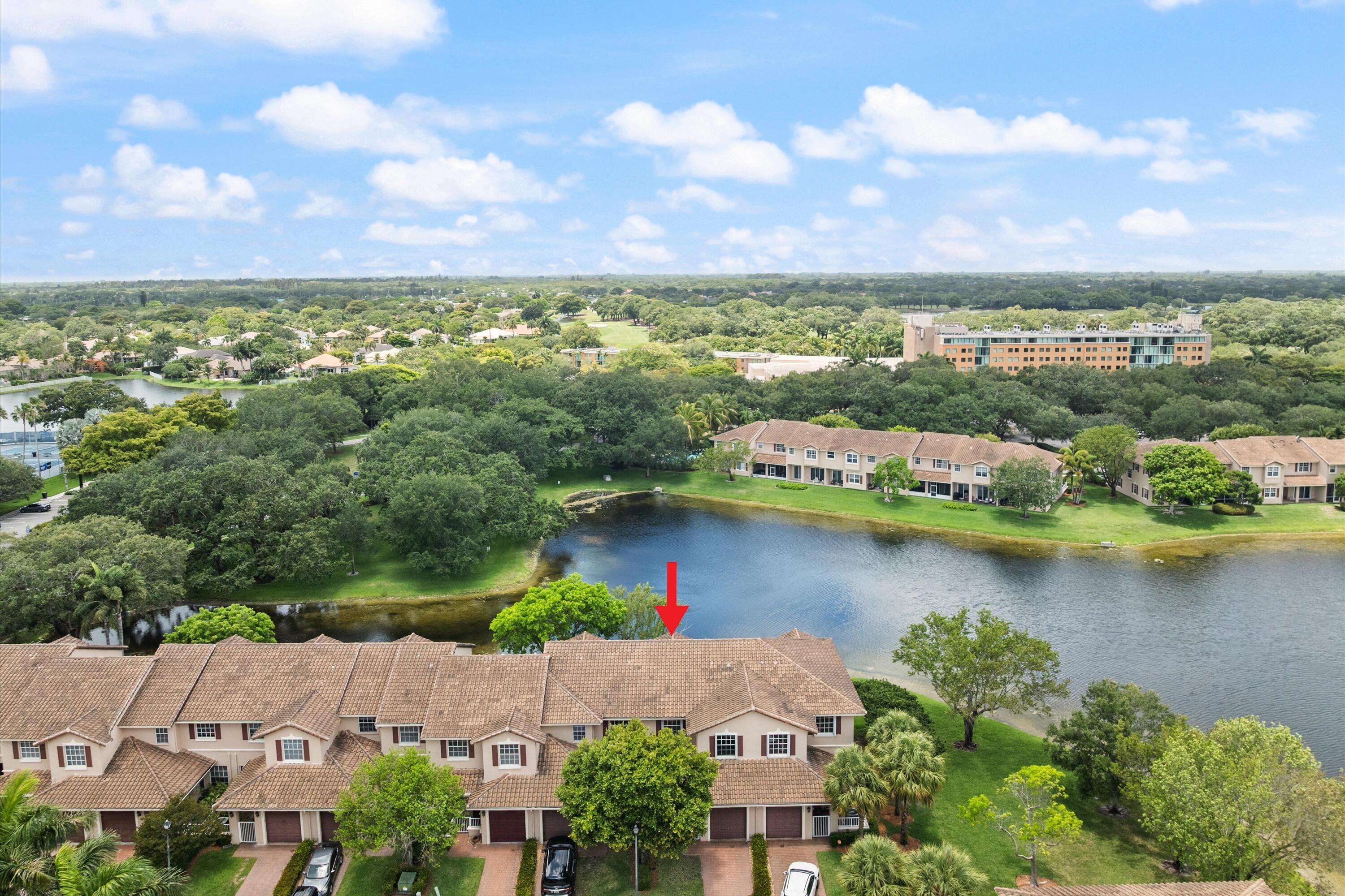 ROLLING HILLS GOLF & TENNIS CLUB - Residential