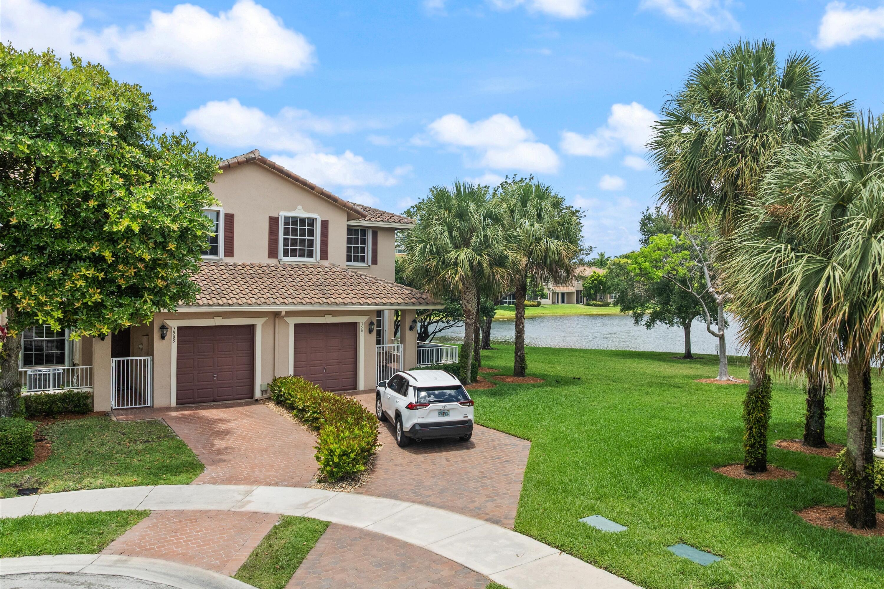ROLLING HILLS GOLF & TENNIS CLUB - Residential