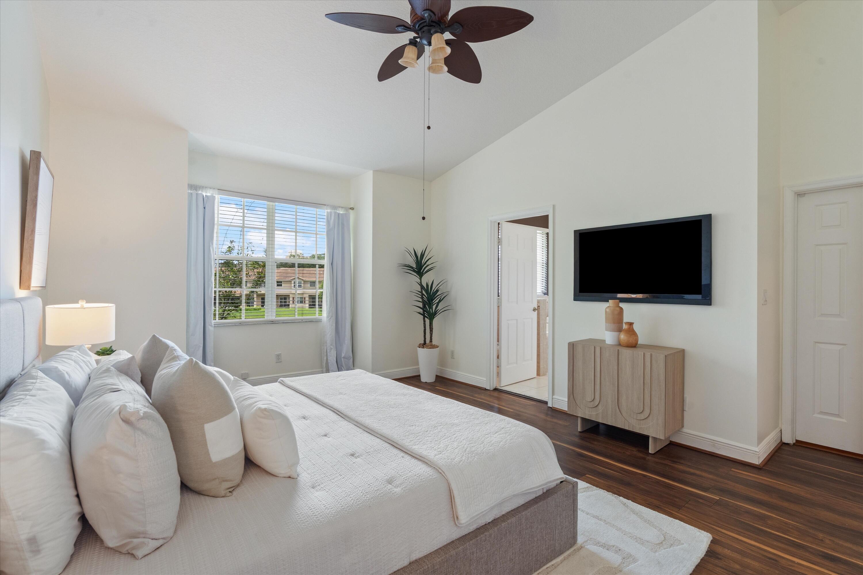 ROLLING HILLS GOLF & TENNIS CLUB - Residential